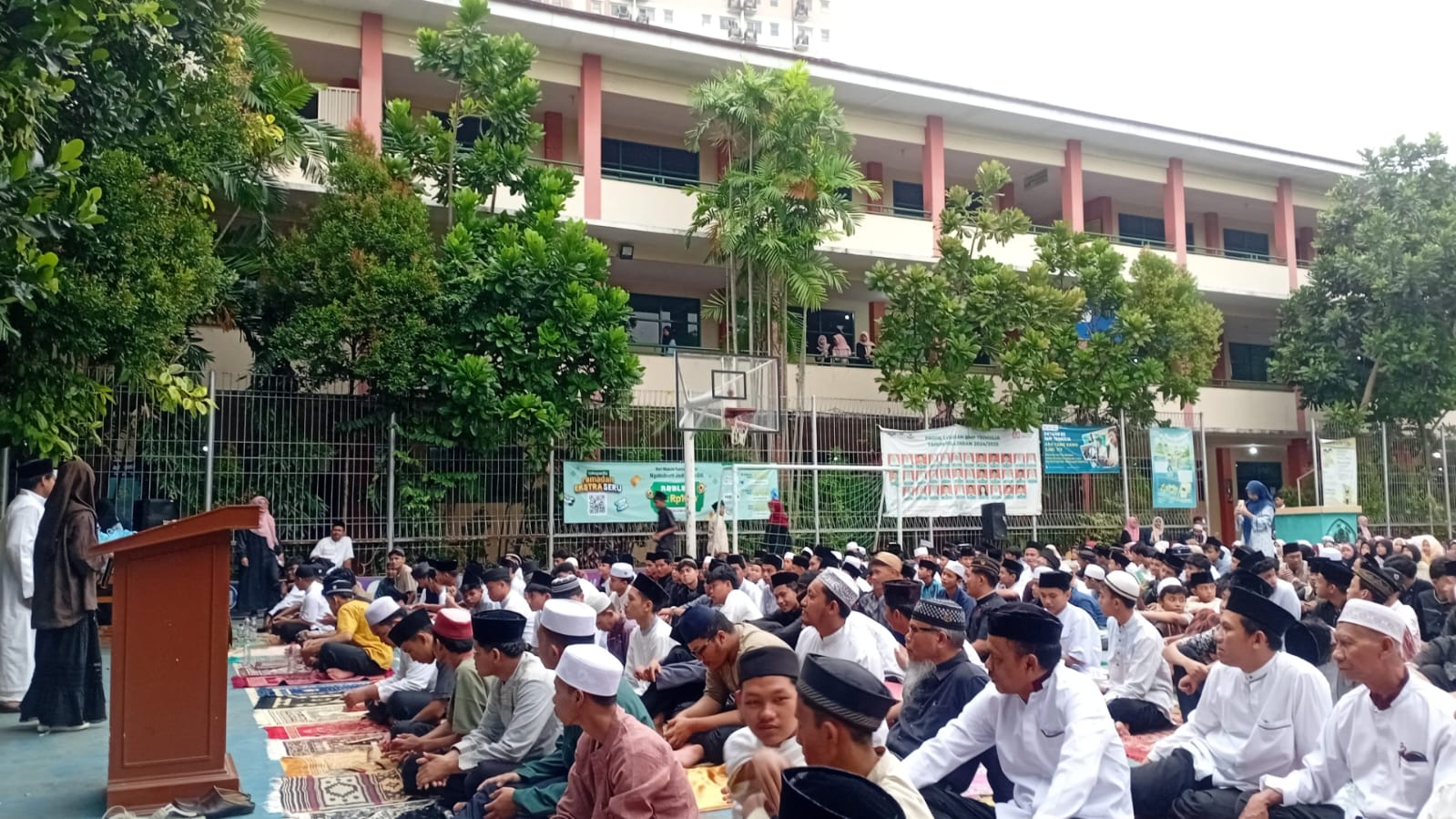 Semarak Puncak Pesantren Ramadan SMP & SMK Trimulia Jakarta: Berbagi dan Berprestasi